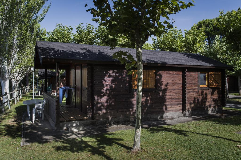 Camping & Bungalows Ligueerre De Cinca Bagian luar foto