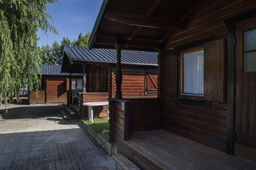 Camping & Bungalows Ligueerre De Cinca Bagian luar foto