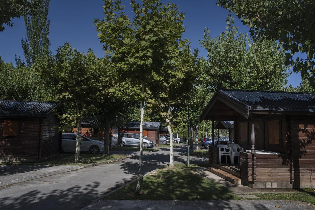 Camping & Bungalows Ligueerre De Cinca Bagian luar foto