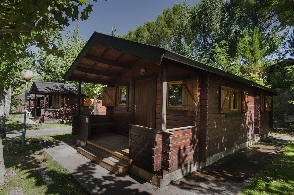 Camping & Bungalows Ligueerre De Cinca Bagian luar foto